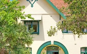 Neutral Bay Lodge